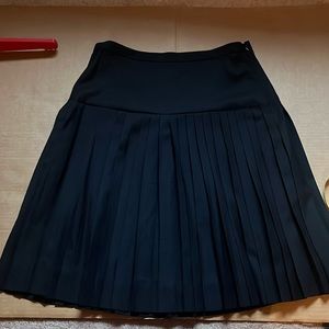 JCrew Super 120’s Black lightweight merino wool pleated skirt size 10